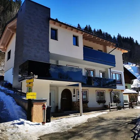 Anton Apartment *